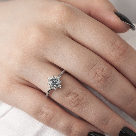 9ct White Gold Aquamarine Starburst Ring
