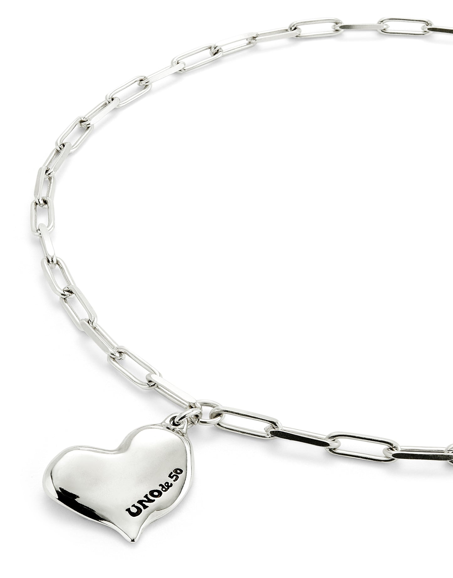 Link chain necklace with heart