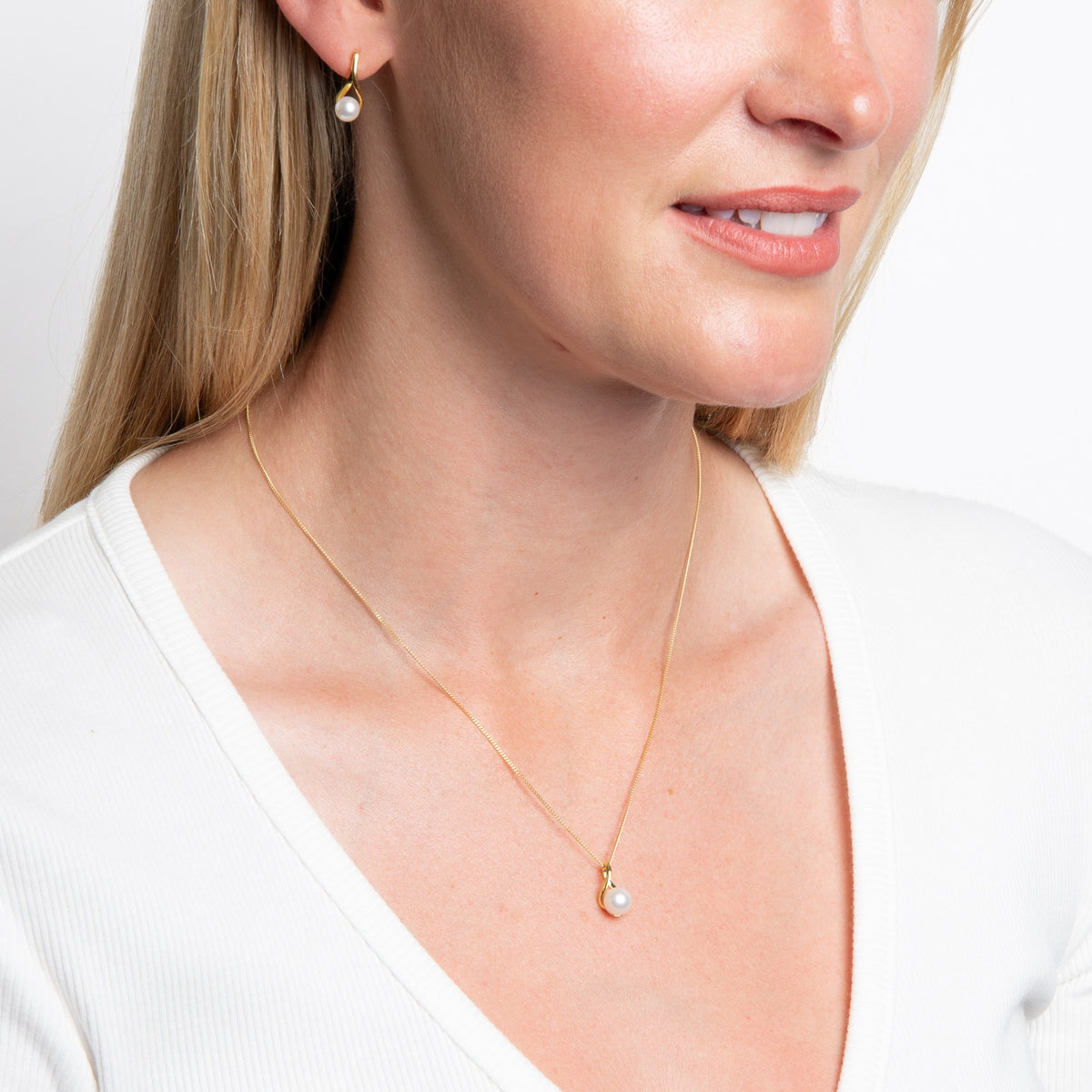 Freshwater Pearl Twist Pendant