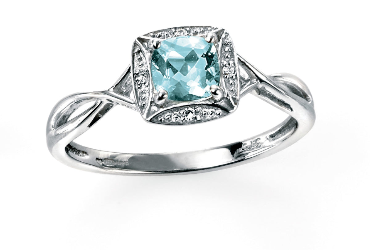 9ct Whit Gold Vintage Style Aqua and Diamond Ring.
