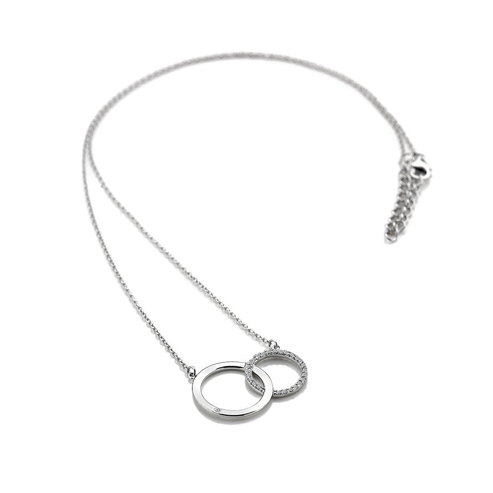 Stricking Circle Necklace